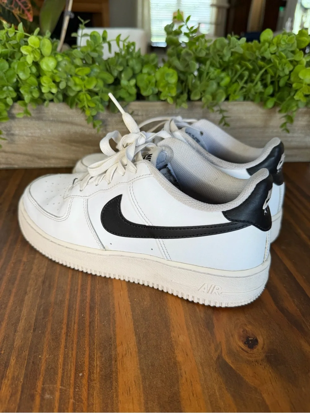 Nike Kids White Sneakers with Black Swoosh 6.5Y
